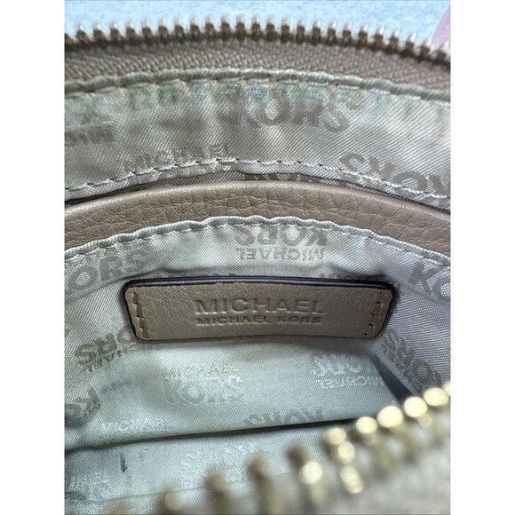 Michael Kors Fulton Wristlet Purse Pebbled Leather With Gold Zipper and Strap - Picture 8 of 12